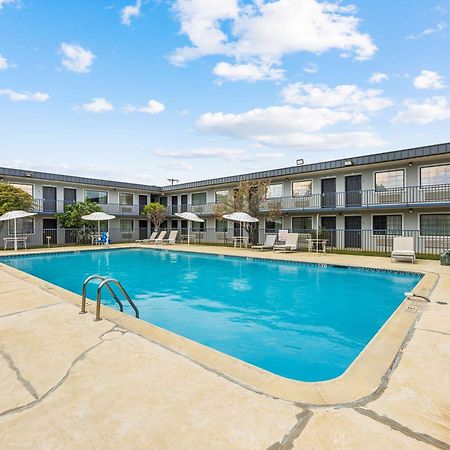 Americas Best Value Inn Fort Worth/Hurst Richland Hills Bagian luar foto